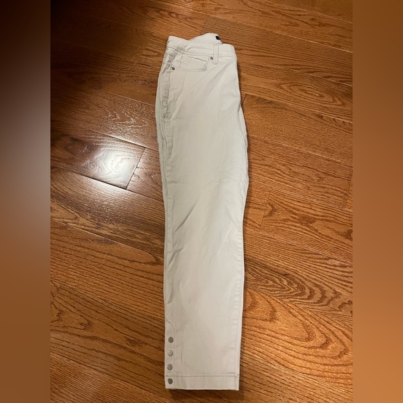 Bandolino white lisbeth crop size 8 - Picture 3 of 3